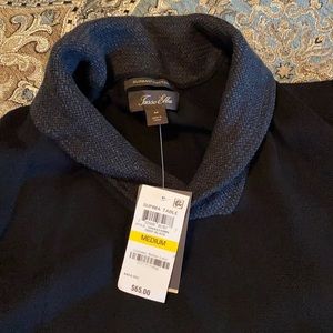 NWT Men’s size M sweater.  Black comfy V-neck collar.  Excellent condition